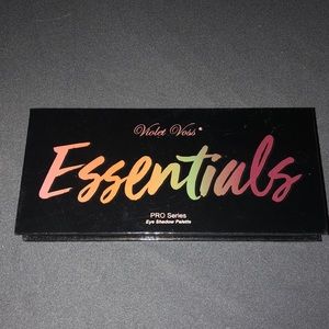 Violet Voss Essentials Palette (READ DESCRIPTION)